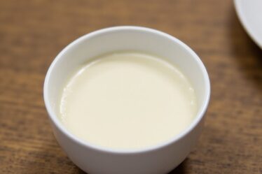 Comment convertir 100 g de lait en cl : guide précis et équivalences pratiques